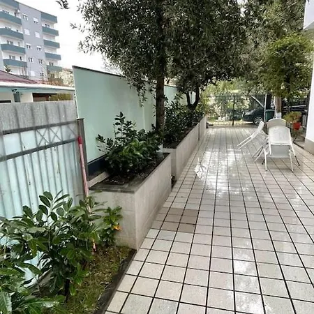 Villa Swimming Pool Golem (Tirana)